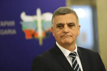 Стефан Янев пред Стандарт: При трети мандат бих поканил Габровски