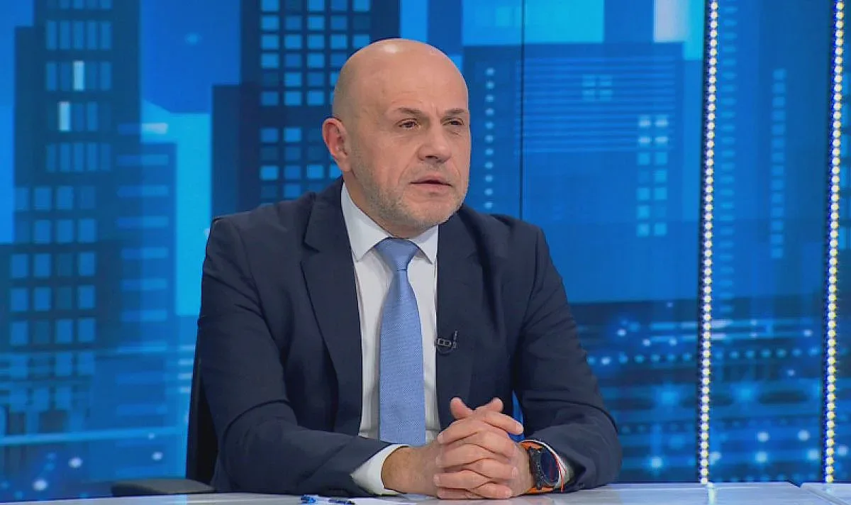 Пареща новина! Томислав Дончев прочете политически некролог