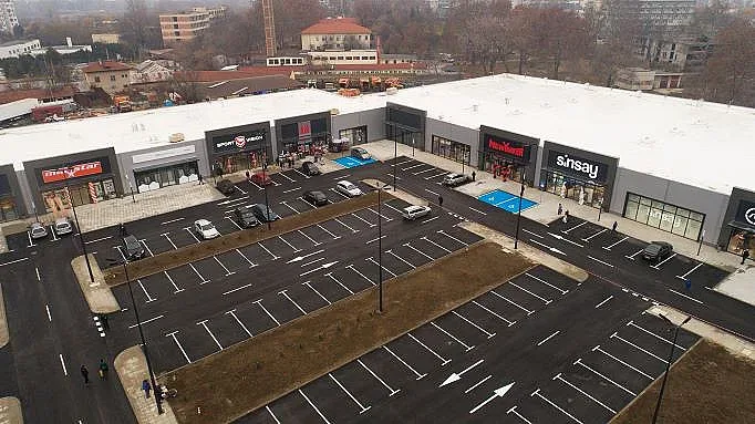 Първият търговски комплекс Holiday Park отвори врати в Пазарджик