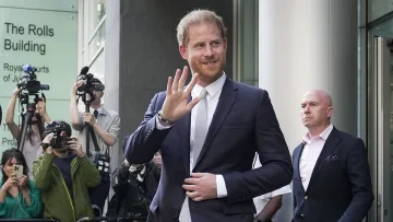 Звучен шамар за Хари