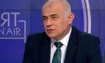 Знаков бесепар се озъби на Кирил Петков! Предупреждението
