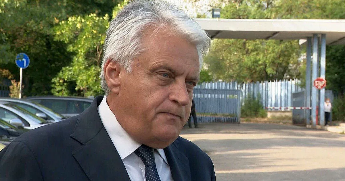 Прокурори изпуснаха Рашков, бившият МВР шеф се измъкна за „Хемус“