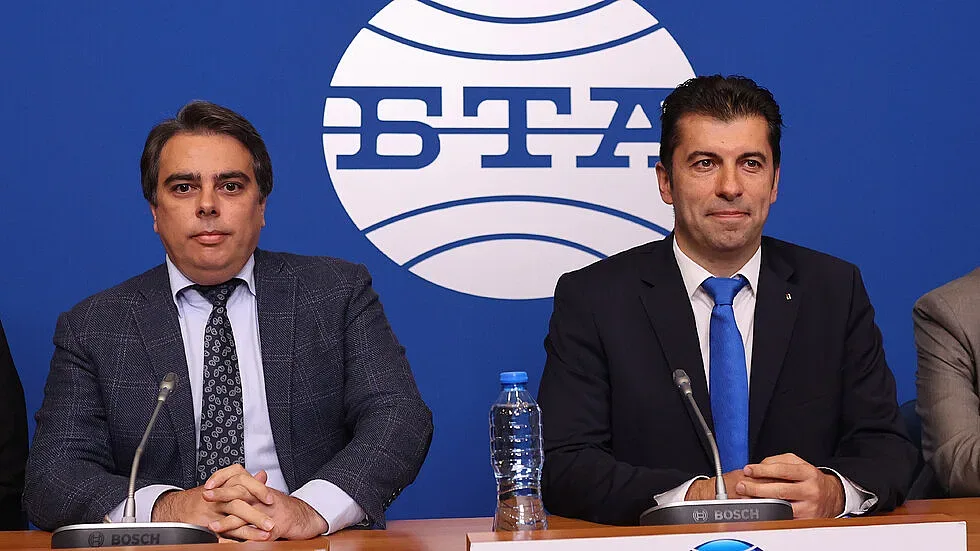 Изненадваща оферта от Кирил и Асен. Гореща молба към Радев