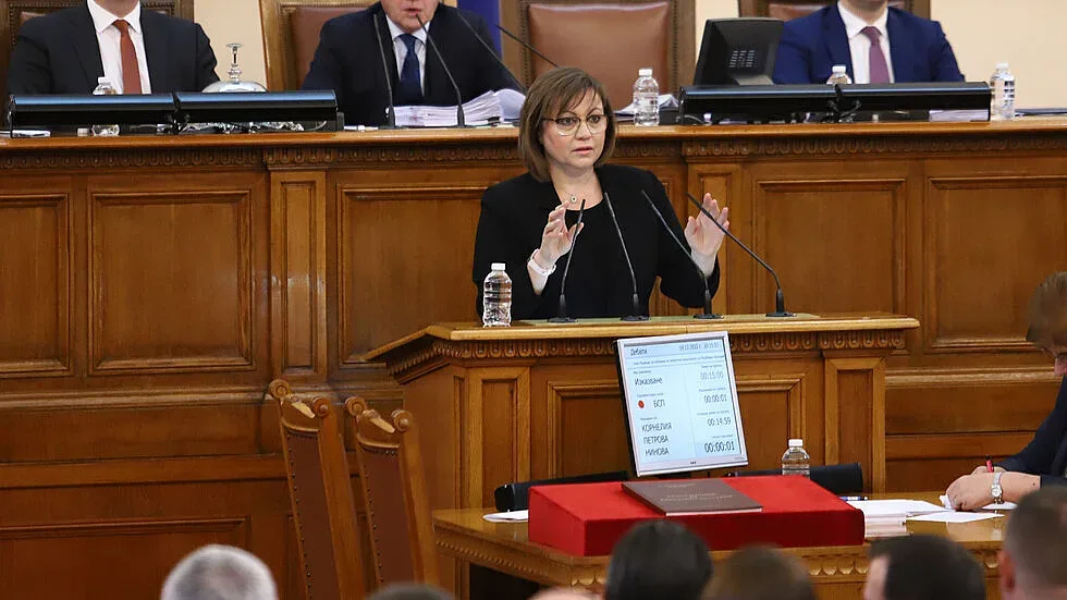 Нинова отхвърли проектокабинета, подкара списък с други задачи