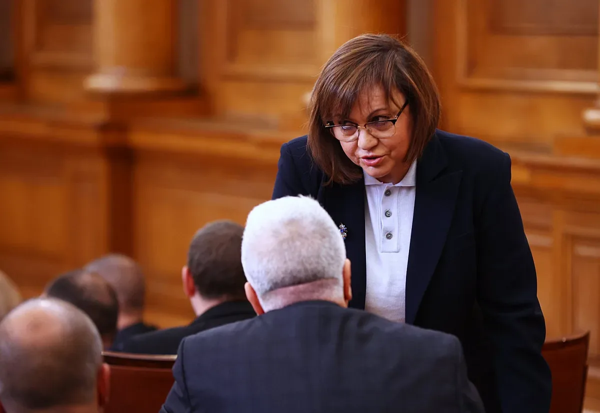 Нинова здраво захапа икономическия министър. Иска отговори