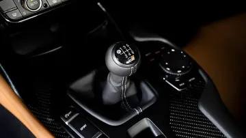 Lexus разработва "ръчна скоростна кутия" за електрически автомобили