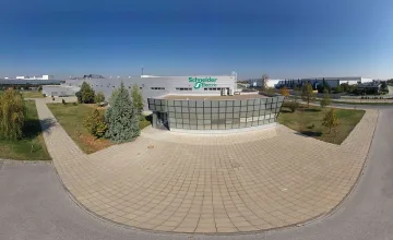Умната фабрика на Schneider Electric стана „Фабрика на годината“
