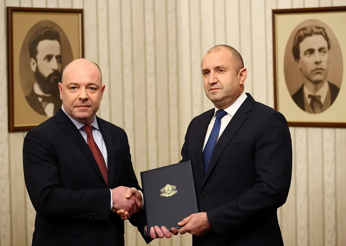 Радев привика Габровски. Какво очаква от него?