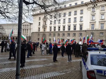 Фандъкова сложи край на скандален митинг в София