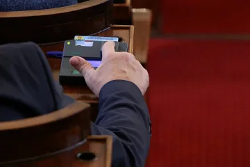 Депутатите с ключов ход преди вота