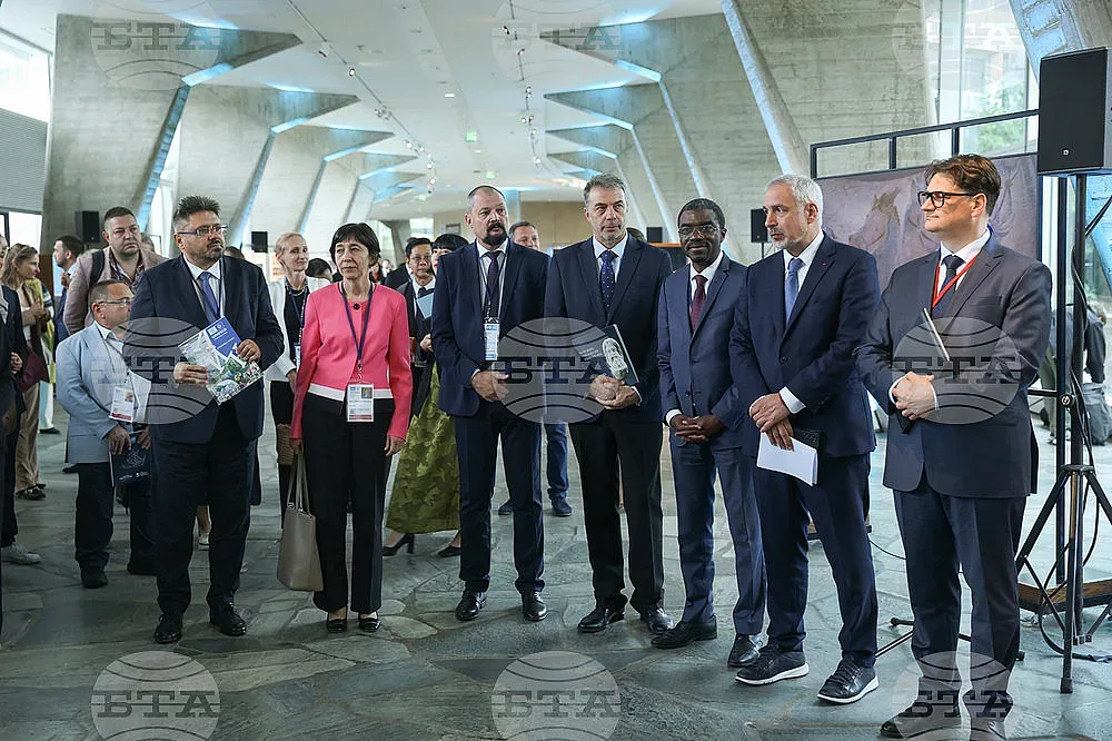 Тодор Чобанов откри "По вълните на Черно море през вековете" в централата на ЮНЕСКО