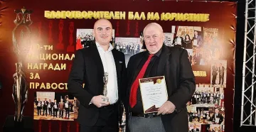 Адвокат филантроп на годината стана д-р Петър Илиев