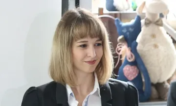 Млада депутатка тропа с крак. Два ултиматума