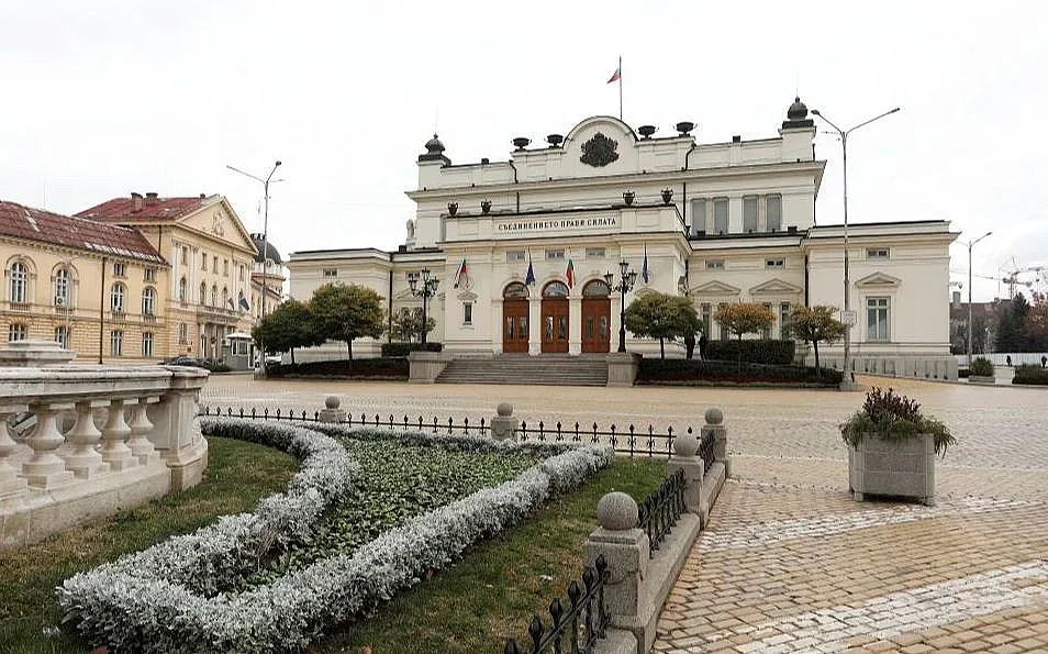 Политолог ни прати на предсрочни избори. Причината