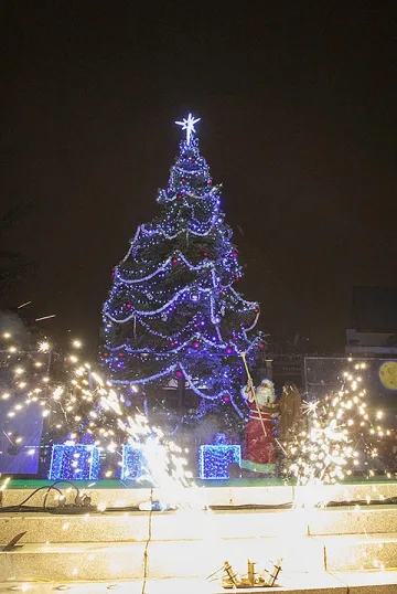 И грейна Стара Загора, озарена от празнични светлини