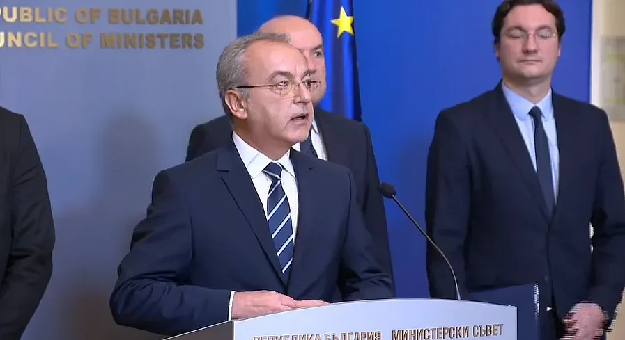 Донев готов с ответни мерки за Шенген, "ако не надделее разумът"