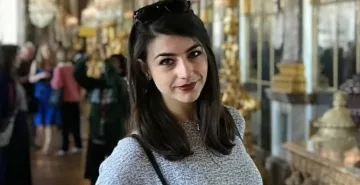 Лена пак стегна куфарите. Кой е с нея?