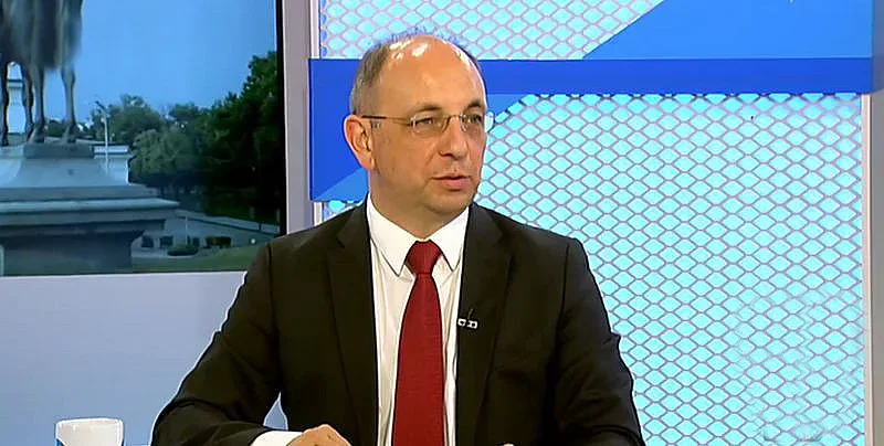 Николай Василев с тъжна прогноза за лихвите по кредитите