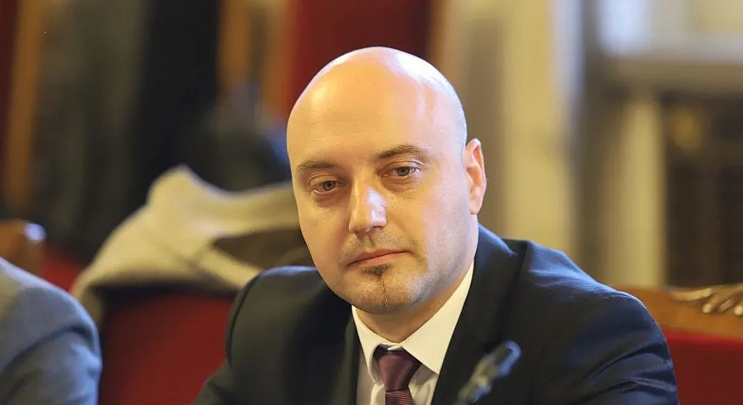 Да, България гласуваха да влязат ли в коалиция с ГЕРБ. Решението