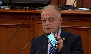 Напрежение в парламента заради генералски телефон. Мистериозен запис