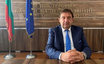 Регионалният министър с нови разкрития за парите на пътните фирми
