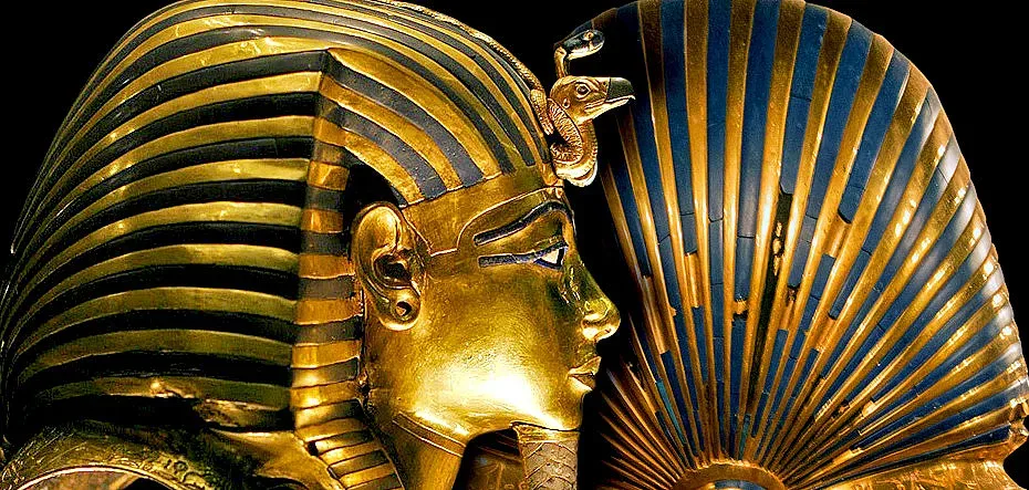 Фараоните носели корони, но отивали в отвъдното с шапки