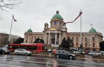 Белград се надигна, Външно с предупреждение