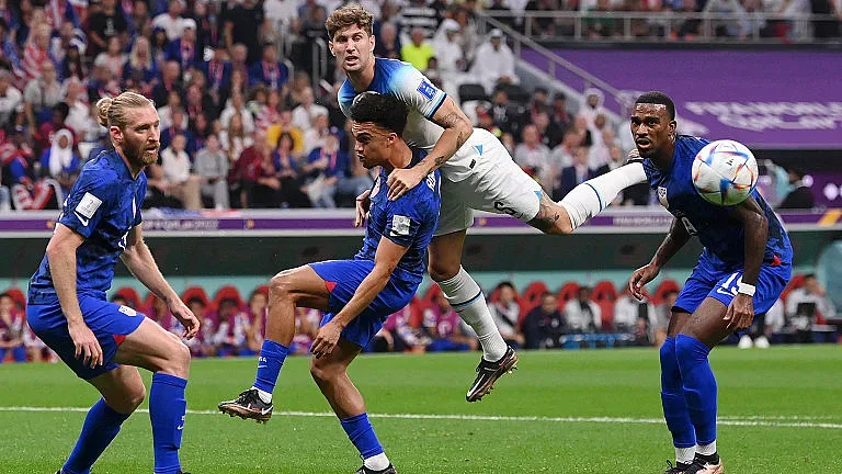 Трудна вечер в UK! Американците измъчиха любимците им