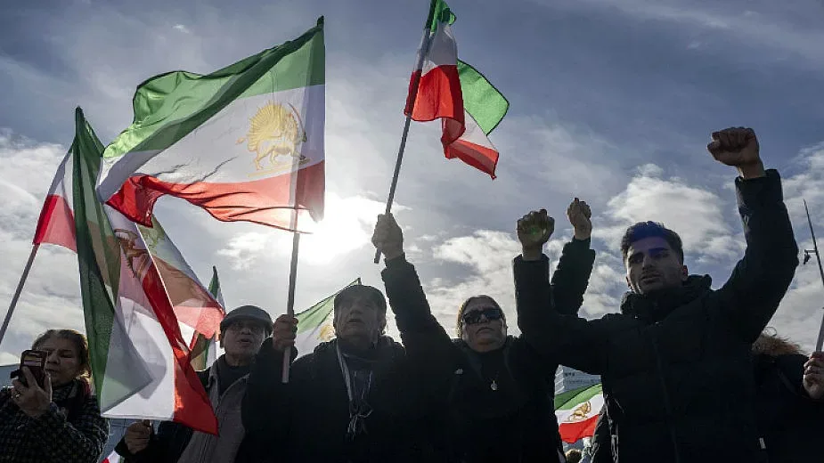 Стрелба в Иран. Има жертви