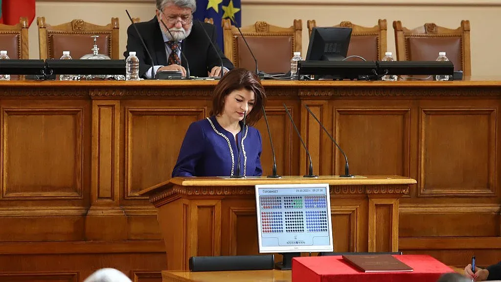 Единственият шанс за България! Прогноза на Атанасова