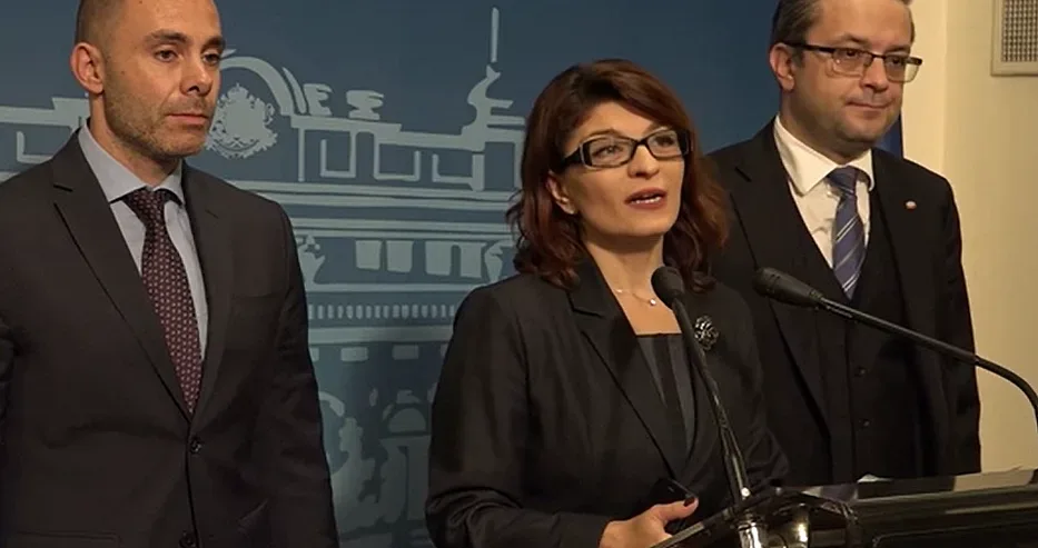 Атанасова стовари гилотината! Думите за БСП