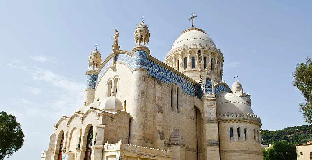 Алжирските власти затварят 16 евангелски църкви