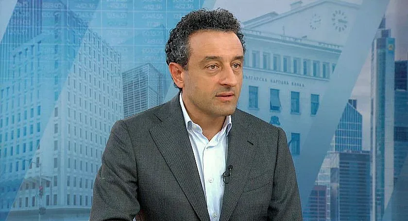 Лорер отвърна на удара на ГЕРБ, хвърли обвинения за санирането