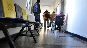 Хора с ТЕЛК от месеци без пари и лечение! Причината не е за вярване