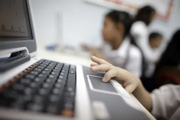 Ето как да помогнем на децата да пазят поверителност онлайн
