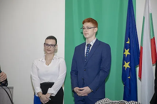 Единадесетокласниците Диана и Георги са новите млади омбудсмани на Стара Загора