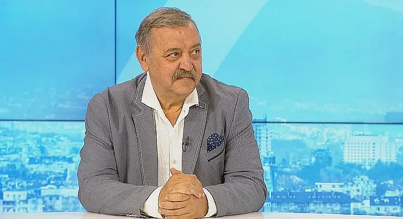 Кантарджиев ни плаши с грип, трябва ли да се ваксинираме