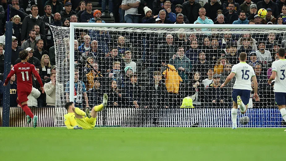 Голове за Салах, греди за Тотнъм