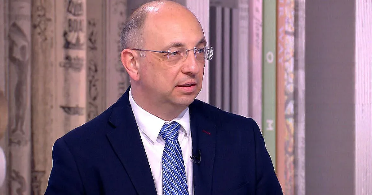 Николай Василев бие аларма. Видя слабото място на политиците