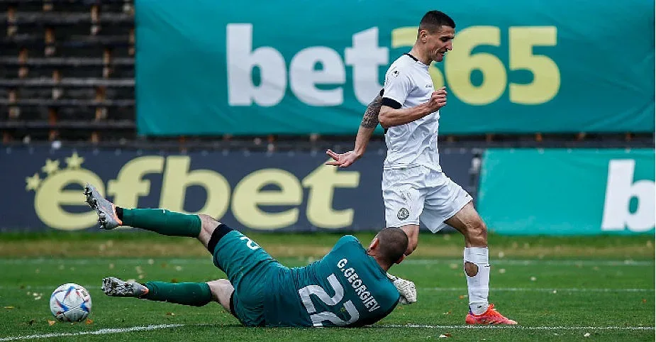 Радост за Славия. Проби в Топ 6