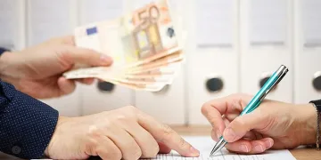 Странно: Жена с кредит почина. Парите ще връща финансовият министър