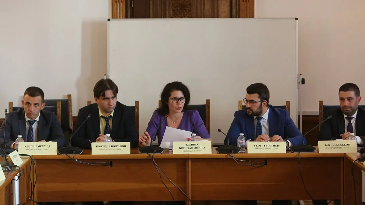 "Депутатски страхове". Ще има ли нова кибератака