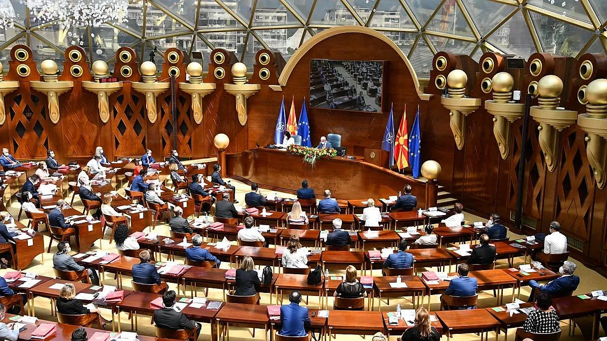 Македония цапардоса българските клубове със специален закон