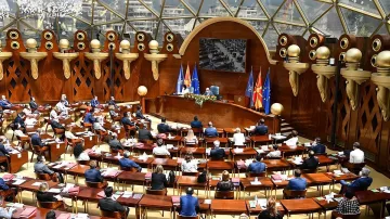 Македония цапардоса българските клубове със специален закон