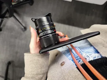 Xiaomi показа концептуална версия на 12S Ultra със сменяеми обективи от фотоапарати Leica