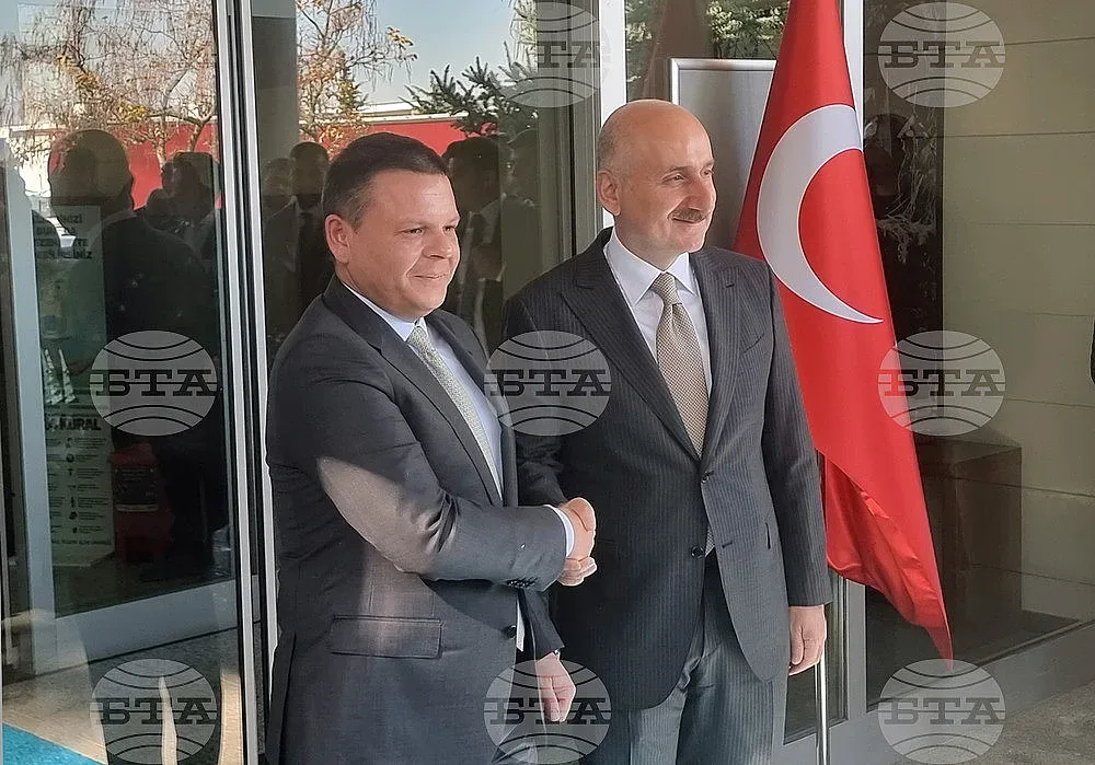 Министър с важна среща на Капъкуле. Отпушват границата