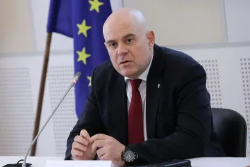 Има ли скандал? Гешев каза дали живее с Бойко