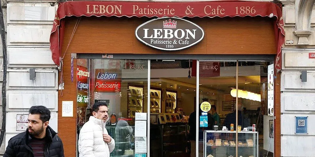 Историческа забележителност на Истанбул спуска кепенците