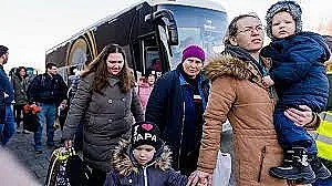 Кой ще плаща за украинските бежанци? Ще ги гонят ли от хотелите