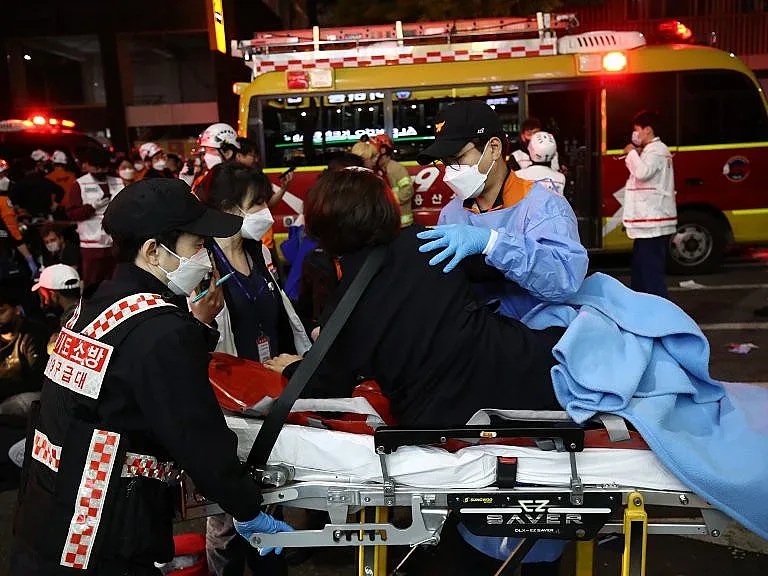 Дъщерята на наш политик на кървавия Хелоуин в Сеул!